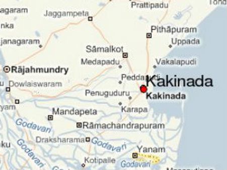 వోల్వోలో మంటలు: కళాశాల విద్యార్థులకు అస్వస్థత