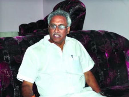 లగడపాటి దారిలో: రాజకీయాలకు దగ్గుబాటి గుడ్‌బై!