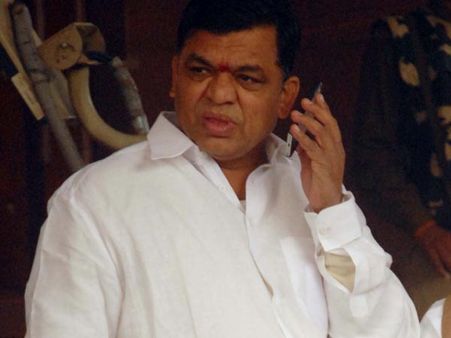 వందేళ్లైనా పోలవరం పూర్తి కాదు: బలరాం నాయక్