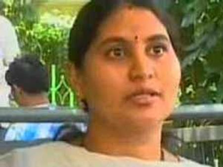 ఎమ్మెల్యే చంద్రావతి అరెస్ట్, ఆలోచించాలని నారాయణ