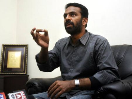 బెజవాడ జగన్ పార్టీలో చిచ్చు, పేపర్స్ విసిరిన వంగవీటి