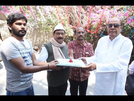 కేజ్రీవాల్ టు క్రేజీవాలా:టాలీవుడ్లో ఎన్నికల వేడి(పిక్చర్స్)