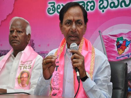 కెసిఆర్ లక్ష్యం కాంగ్రెసు: హెలికాప్టర్ రెడీ