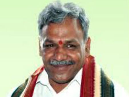 టిడిపిలో చేరిన ఎమ్మెల్యే యలమంచిలి, గద్దె అసంతృప్తి