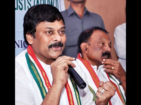 జగన్ జైల్లో ఉన్నపుడే బాగుంది: చిరు, సారథి: రఘువీరా