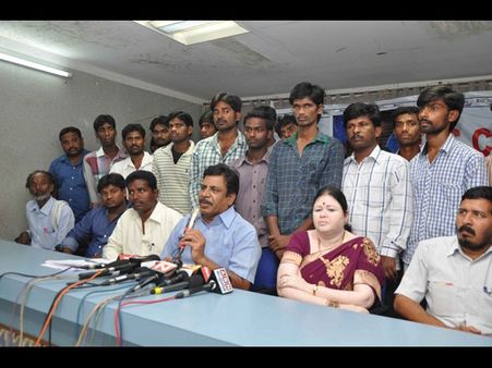 చెరుకు సుధాకర్ రాజీనామా హల్‌చల్ ఇలా (ఫొటోలు)