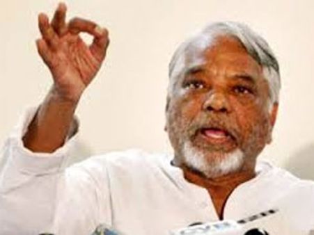 కెసిఆర్: కెకె అసంతృప్తితో ఉన్నారా, వివేక్ దార్లో మందా?