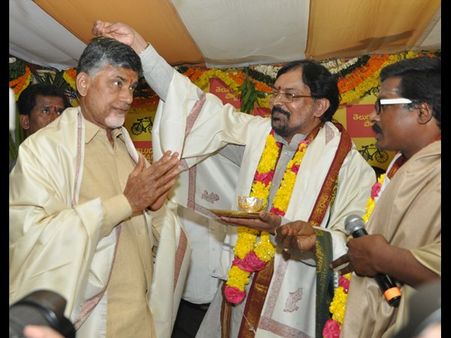 టిడిపిలోకి రాయపాటి, బాబుకు పచ్చడి (పిక్చర్స్)