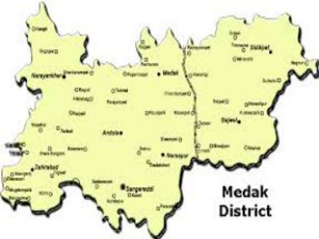 వోల్వో బస్సులో మంటలు, దగ్ధం: రైలులో భారీ దోపిడీ