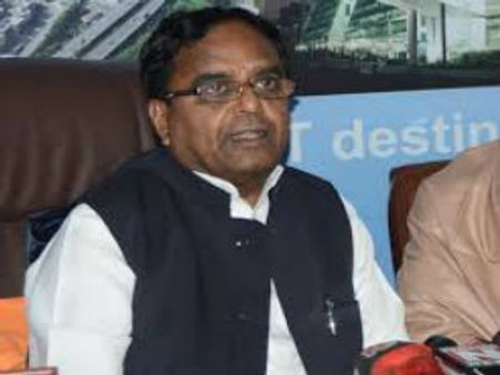 కెసిఆర్‌ను కడిగేసిన పొన్నాల, గాంధీభవన్ వద్ద బౌన్సర్లు