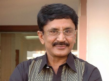 సినీ నటుడు, టిడిపి నేత మురళీమోహన్ అరెస్టు