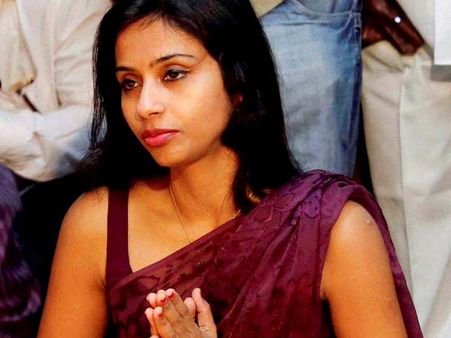 ఆదర్శ్ స్కాం: దేవయానిపై ఛార్జీషీట్! దాచి పెట్టి ఫ్లాటు..