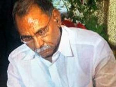 కెవిపిపై మూకుమ్మడి దాడి, టి కాంగ్రెసు నేతలు కూడా