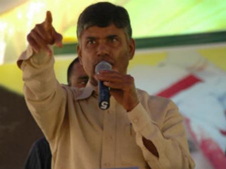 నాదే రికార్డు, పదేళ్లు ముఖ్యమంత్రిని: చంద్రబాబు