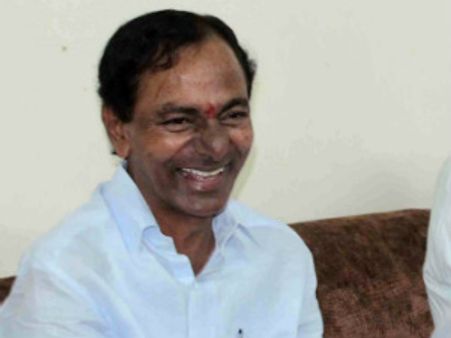 బాబుతో వద్దంటే, కులం పేరుపెట్టి దొర అంటారా?: కెసిఆర్