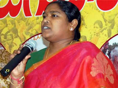 ములుగు అసెంబ్లీ సీటు: వ్యక్తిగత బలంపైనే సీతక్క