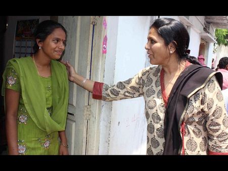 భర్తకు ప్రచారం: సంగీతారెడ్డి తోరణాలు (పిక్చర్స్)