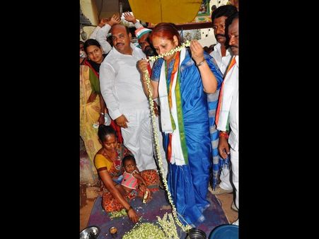 జయసుధ మల్లెదండ, సంగీత బోర్ కొట్టారు (పిక్చర్స్)