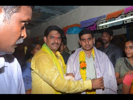 ఈవిఎంలు పగులుతాయేమో: లోకేష్ జోరు (పిక్చర్స్)