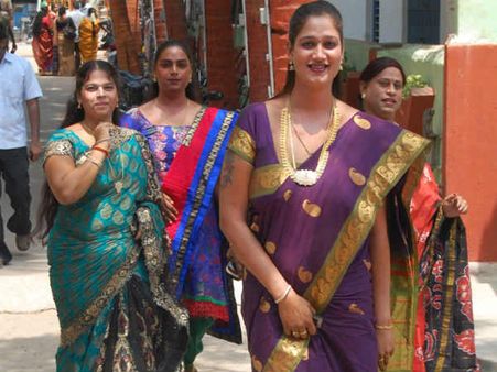 సుప్రీం తీర్పు: సగర్వంగా... హిజ్రాల ఆనందం (పిక్చర్స్)