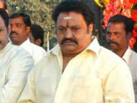 నూజివీడు నుంచి రెడీ: హరికృష్ణ, దేవినేని ఉమ కొర్రీ