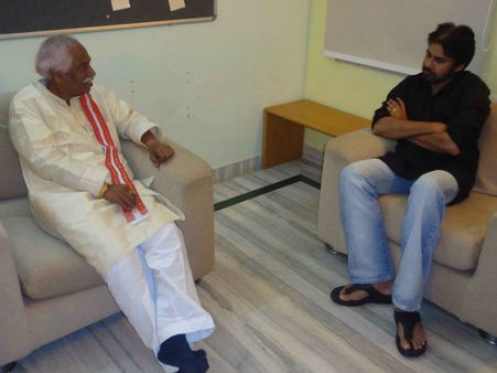 టీలో ప్రచారం: పవన్‌ కళ్యాణ్‌తో దత్తాత్రేయ, ఎర్రబెల్లి భేటీ