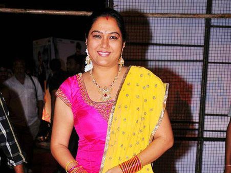 హర్ష బుజ్జగింపు: ఎట్టకేలకు నటి హేమ నామినేషన్