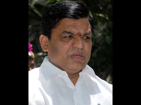 మహబూబాబాద్: బలరాం గట్టెక్కేనా, జగన్‌పార్టీతో చీలిక