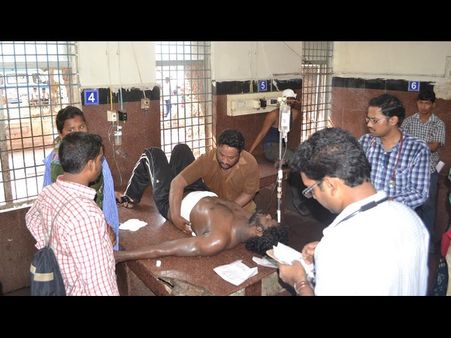 పోలీస్ స్టేషన్‌లో నిందితుడి ఆత్యహత్యాయత్నం(పిక్చర్స్)