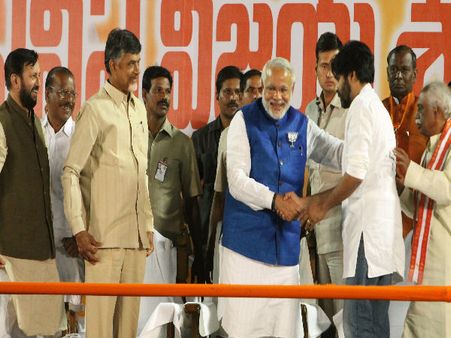 లక్షల మంది పవన్ కళ్యాణ్‌లున్నారు: మోడీ