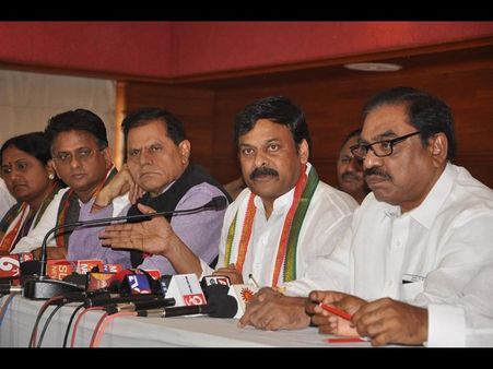 తమ్ముడొచ్చినా ఏం చేయలేడు: పవన్ కళ్యాణ్ పై చిరు