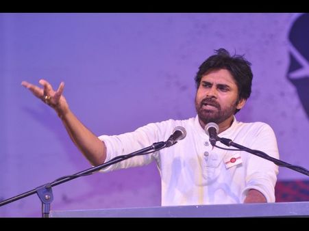 పదవి కోసం టి గుర్తు రాలేదు, చలించా: కెసిఆర్‌పై పవన్