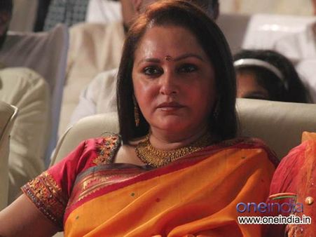 తెలంగాణలో జయప్రద ప్రచారం, బాబువల్లేనని ఆగ్రహం