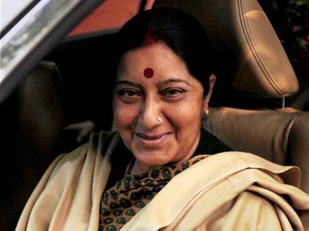 కాంగ్రెస్‌పై సుష్మా ఫైర్: కెసిఆర్ భయపడ్డారన్న ఇంద్రసేనా