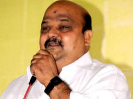  లోకేష్ పర్యటనలో గాయపడిన అభ్యర్థి మాగంటి బాబు