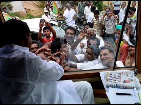 సింగపూర్ వ్యాఖ్యకు కిరణ్ హైద్రాబాద్ కౌంటర్ (ఫొటోలు)