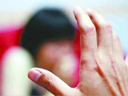 లవర్‌తో పెళ్లి: మాట తప్పారని మహిళా విఆర్వో ఫిర్యాదు