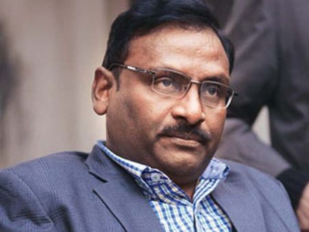 మావోయిస్టు కేంద్ర‌ కమిటీ సభ్యుడు సాయిబాబా అరెస్ట్