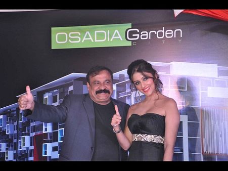 ఫ్యాషన్ షో: ఆర్తి చాబ్రియా, మోడళ్ల హొయలు(పిక్చర్స్)