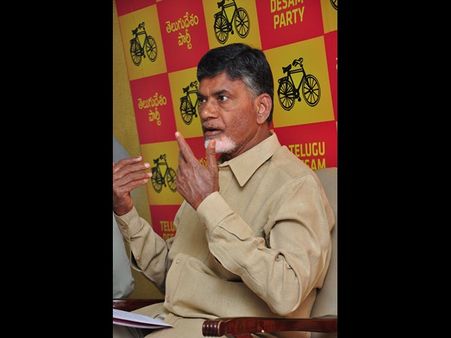 ఖమ్మంలో టిడిపి దూకుడు, నల్గొండలో తెరాసతో ఢీ