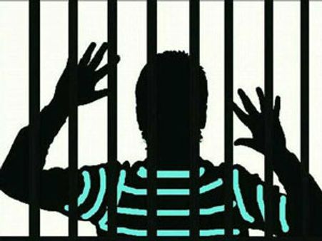 టీవీ నటికి కుచ్చుటోపీ, అత్యాచారం: కస్టడీకి దొంగ బాబా