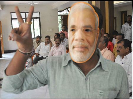 మోడీ హవా: బిజెపికి తిరుగులేని మెజార్టీ, సింగిల్ లార్జెస్ట్ పార్టీ