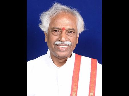 జెయింట్ కిల్లర్: పట్టుబట్టి కవిత (పిక్చర్స్)