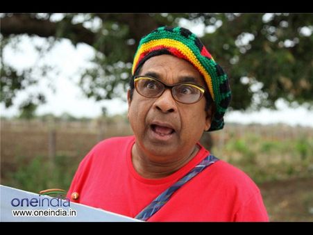 బ్రహ్మానందం సీన్స్ పెంచమని హీరో ఒత్తిడి?