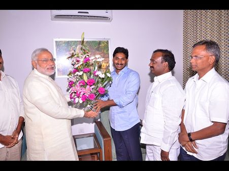   సంకీర్ణం ఊహ: జగన్‌కు ఇక చిక్కులే (పిక్చర్స్)