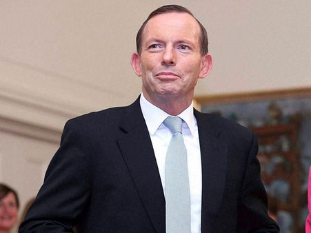 మహిళ బాధ: యాంకర్‌కు కన్ను గీటిన ఆస్ట్రేలియా పిఎం