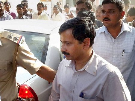 ప్రతిష్ట కాదు, బెయిల్ బాండ్ కట్టండి: కేజ్రీకి హైకోర్టు షాక్