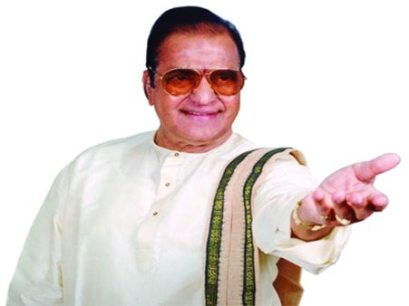  ఎన్టీఆర్ విగ్రహానికి తెరాస అభ్యంతరం, ఉద్రిక్తత