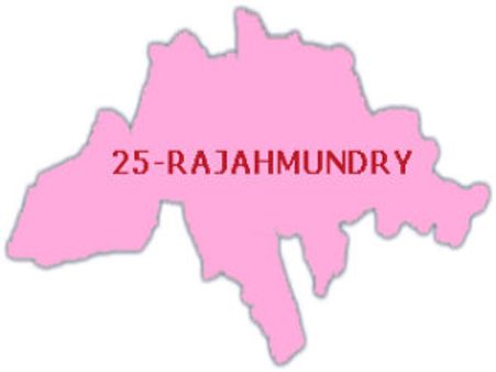 గోదావరిలో పడవ బోల్తా: ఇద్దరు మృతి, ఒకరు గల్లంతు