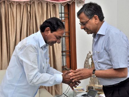 కెసిఆర్‌కు షాక్: మెదక్ బిజెపి అభ్యర్థిగా లక్ష్మీరాజం?